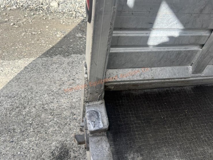 1996-featherlite-8120-image-23