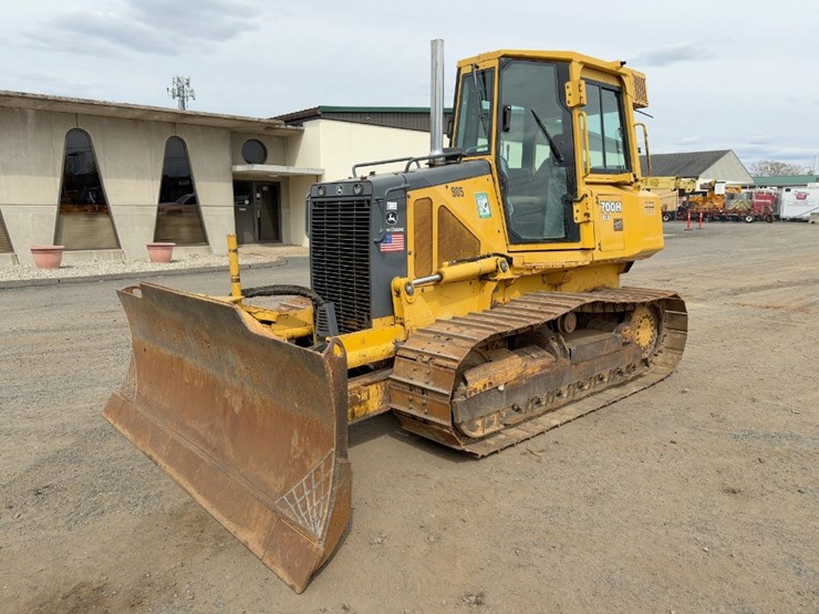 2002-deere-700h-xlt-image-1