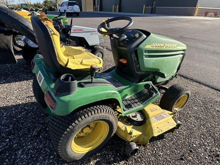 john-deere-gt235-image-3