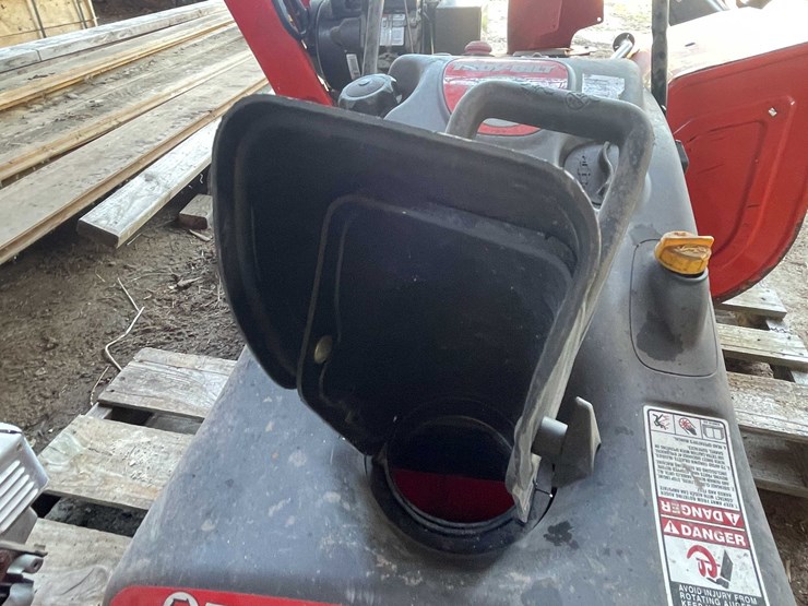 #7412-•-troy-built-snow-blower-image-4