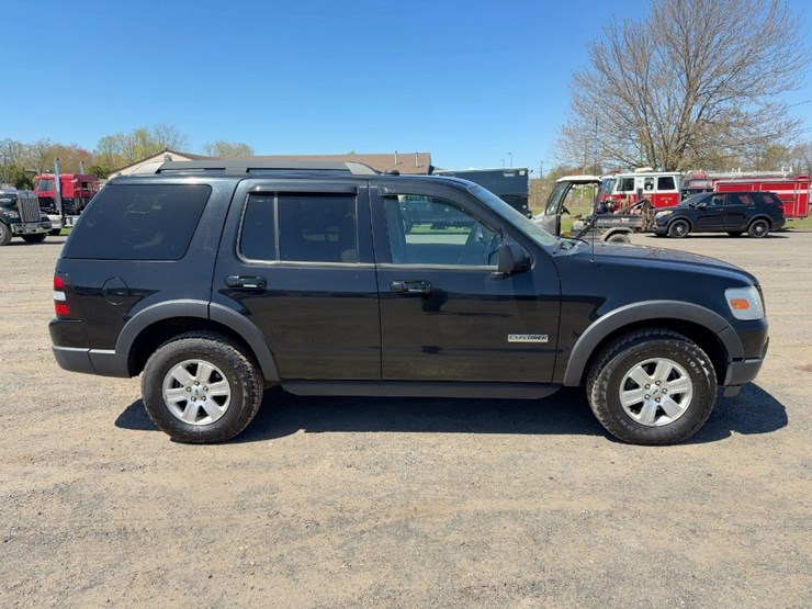 2007-ford-explorer-xlt-image-6