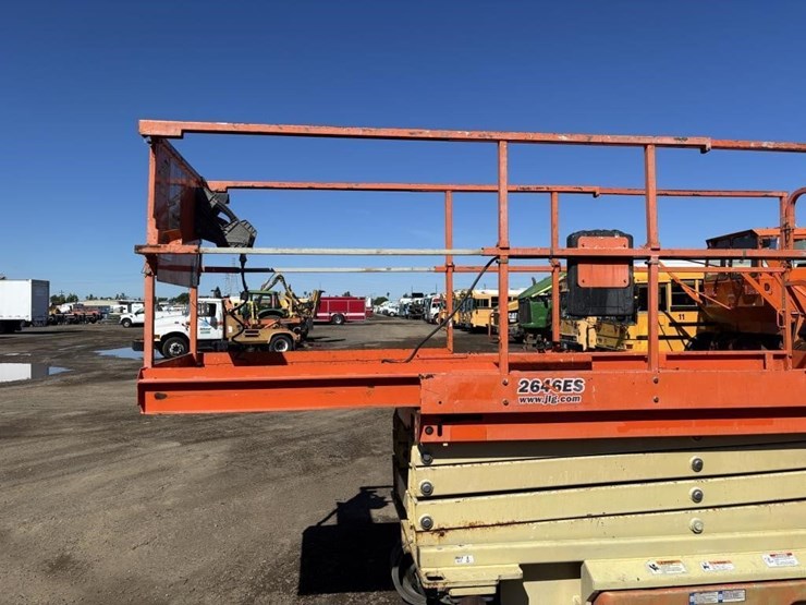 2015-jlg-2646es-image-7