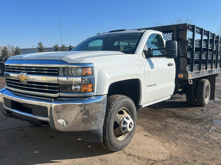 2017-chevrolet-silverado-3500hd-image-1