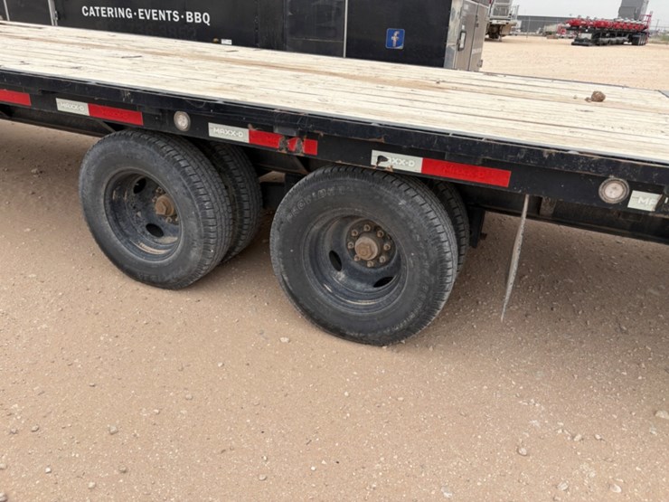 2021-maxxd-32'-x-102"-image-5