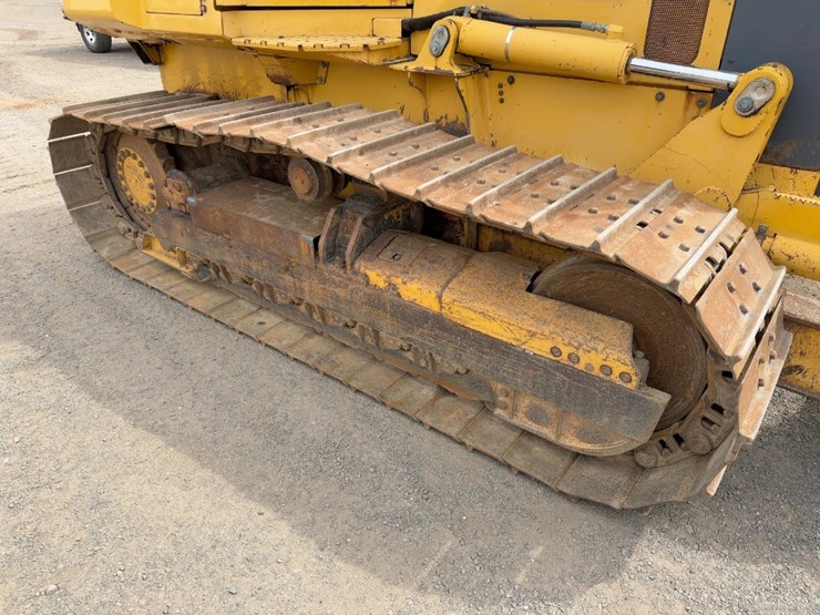 2002-deere-700h-xlt-image-15