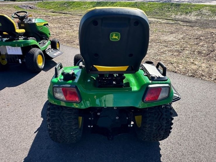 2022-john-deere-x758-image-6