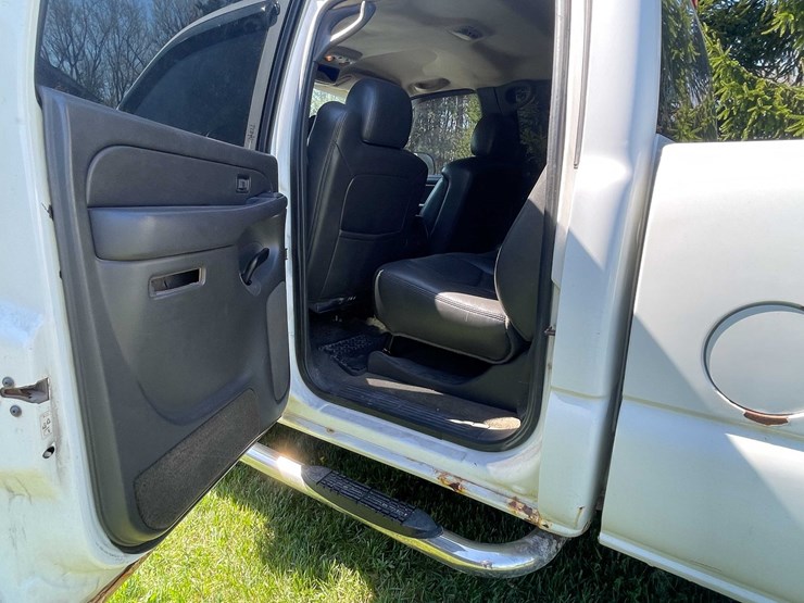 #7046-•-2005-chevrolet-duramax-(has-wi-title)-image-65