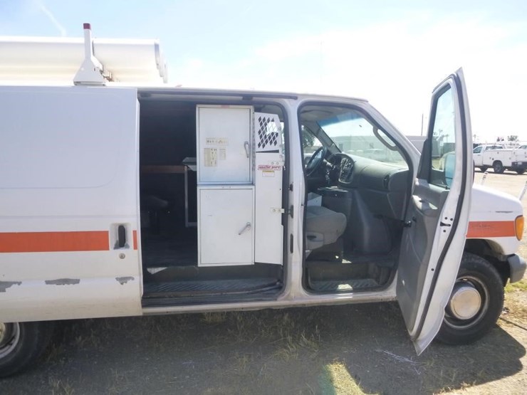 2006-ford-e350-image-12