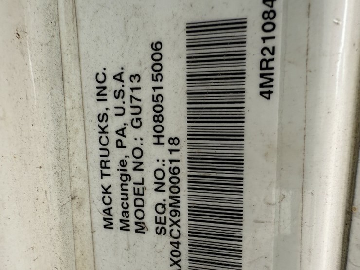 2009-mack-granite-gu713-image-23