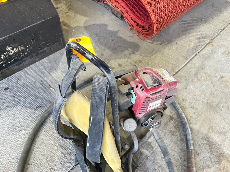 #5065-•-dztec-backpack-concrete-vibrator-image-6