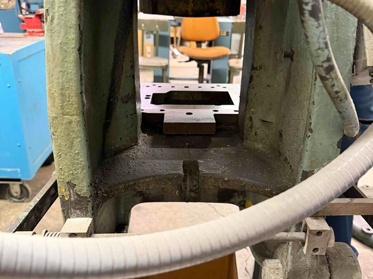bliss-19-ton-vertical-press-image-4