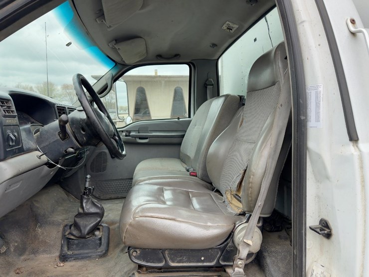 2005-ford-f650xl-image-16