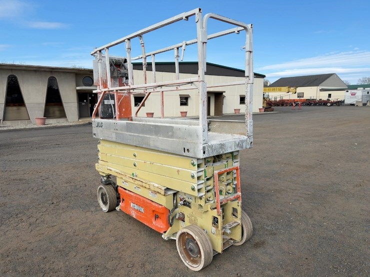 2005-jlg-2630es-image-3