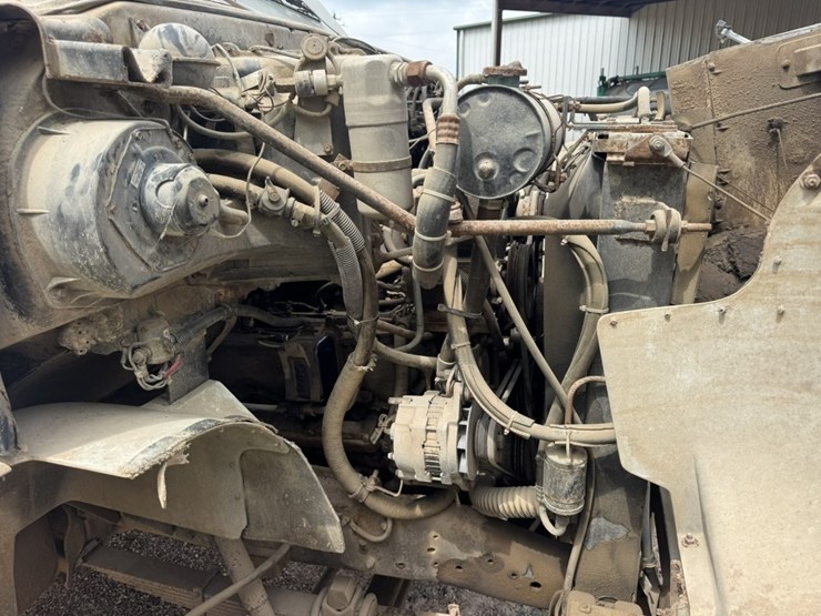 1994-gmc-7000-image-9