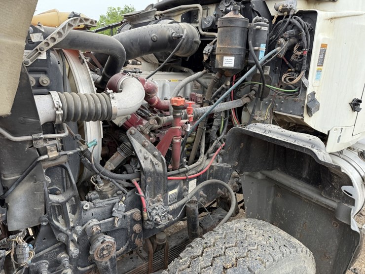 2009-mack-granite-gu713-image-19