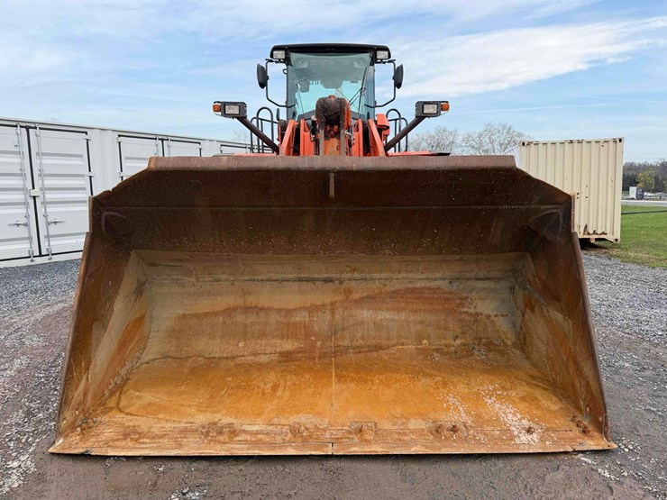 2019-hitachi-zw310-6-image-2