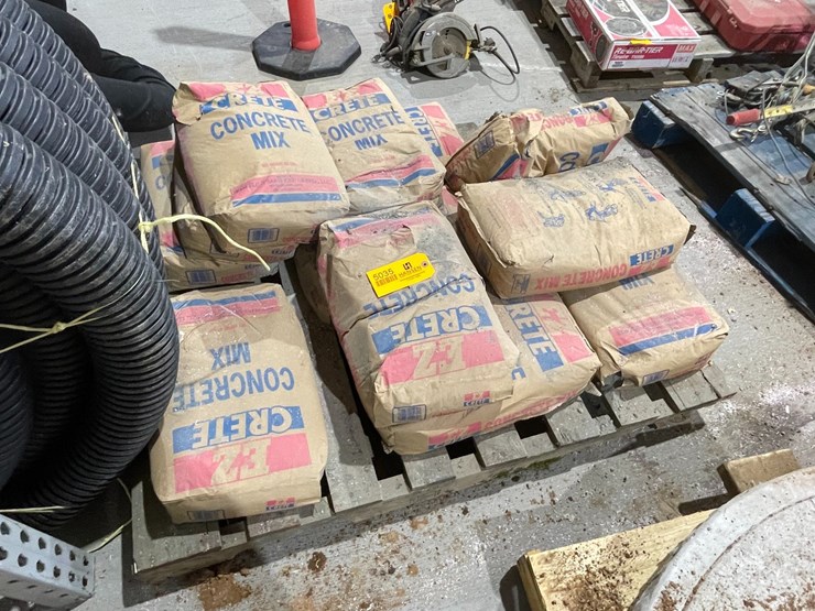 #5035-•-(10)-bags-of-ez-crete-concrete-mix-image-1