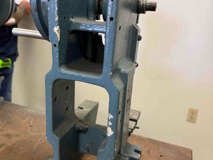 berg-mechanical-press-image-4