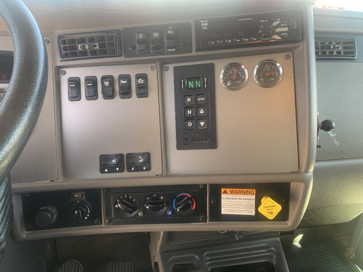 2020-kenworth-t370-image-12