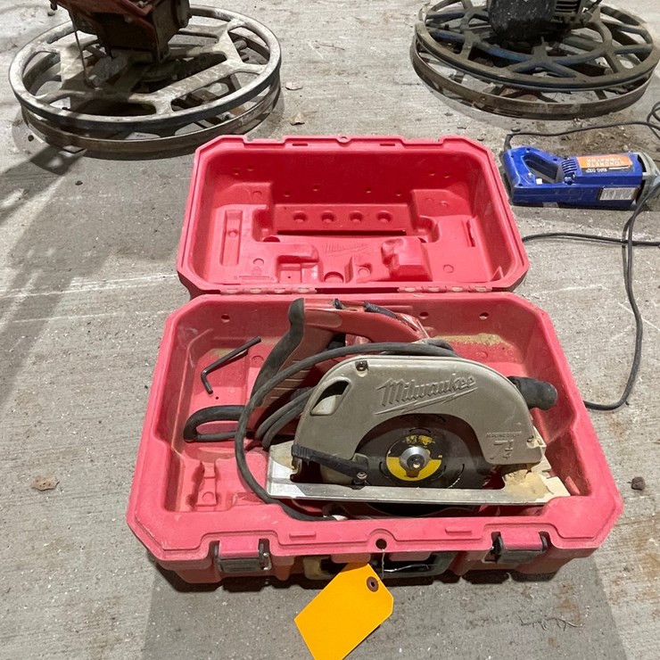 #5027 • Milwaukee 7-1/4" Tilt-Lok Circular Saw