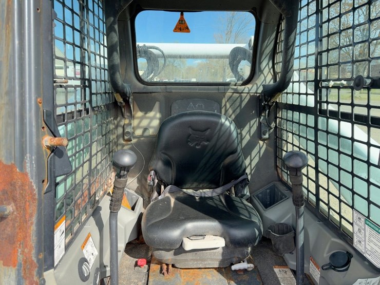 2015-bobcat-s650-image-17