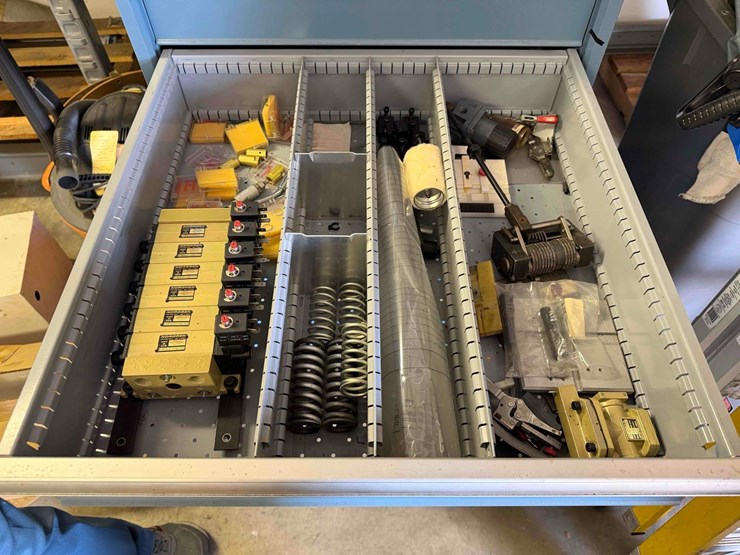 metal-drawer-cabinet-w/-misc.-hardware-image-8