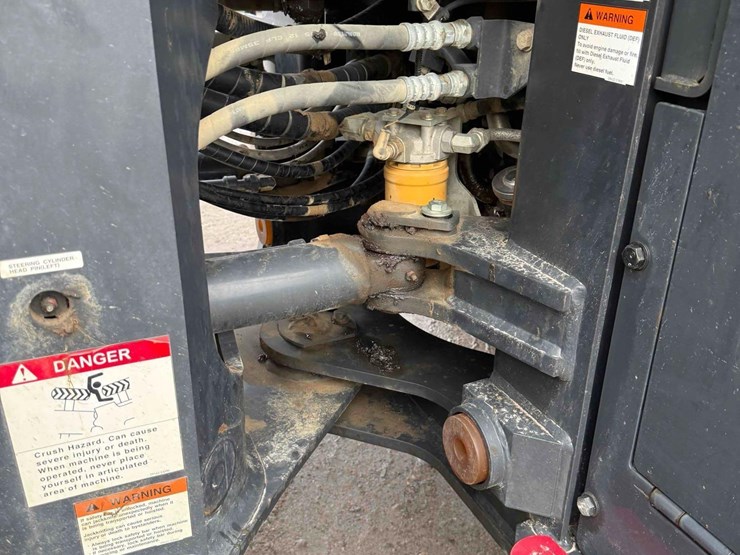 2021-komatsu-wa200-8-image-10