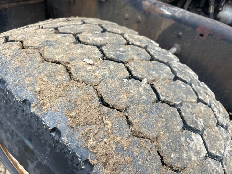 1983-mack-dm686s-image-47