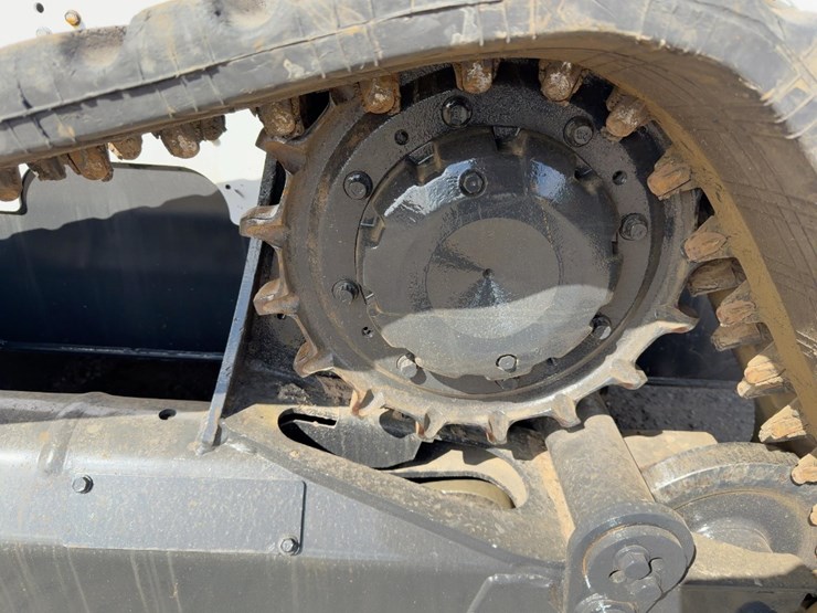 2020-bobcat-t870-image-16