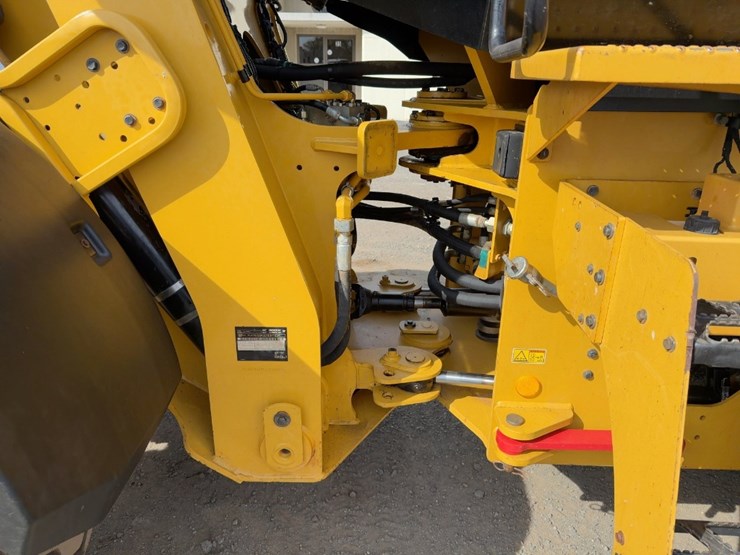 2017-caterpillar-926m-image-17