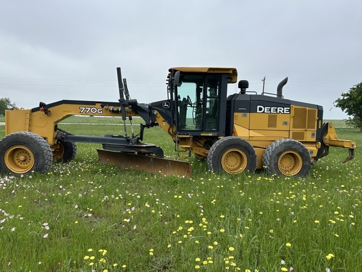 2018-deere-770g-image-7