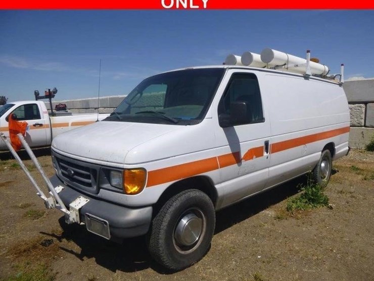 2006-ford-e350-image-1
