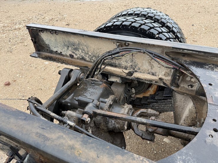 2009-mack-granite-gu713-image-7