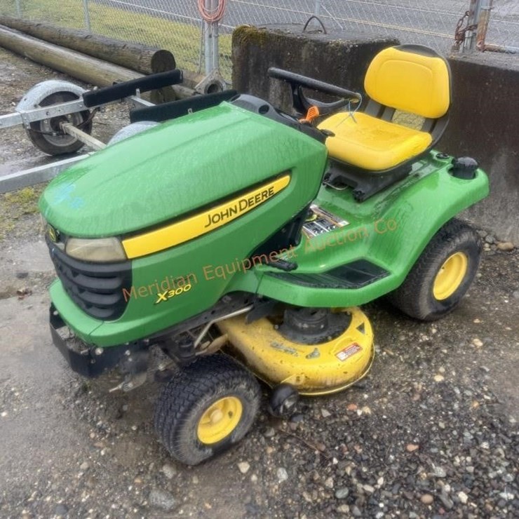 JOHN DEERE X300