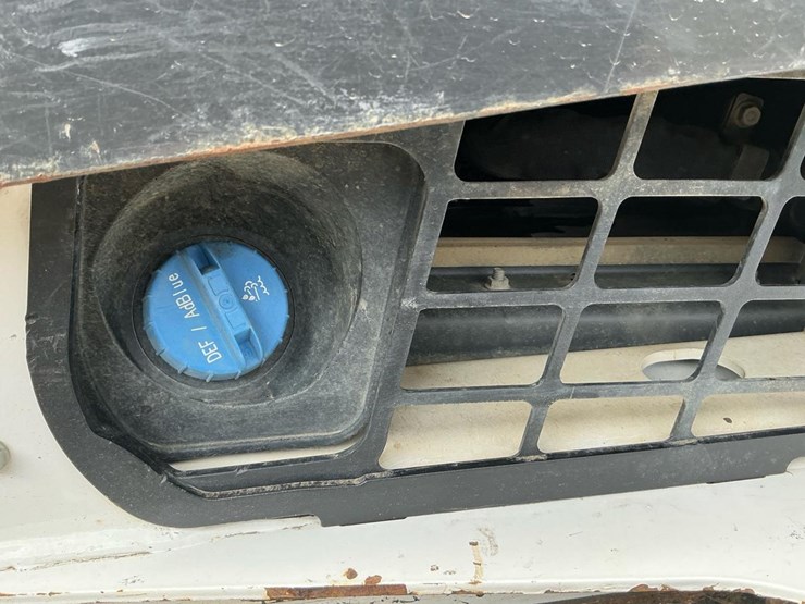 2024-bobcat-t770-image-52