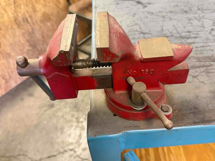 rolling-metal-cabinet-w/-vise-image-5