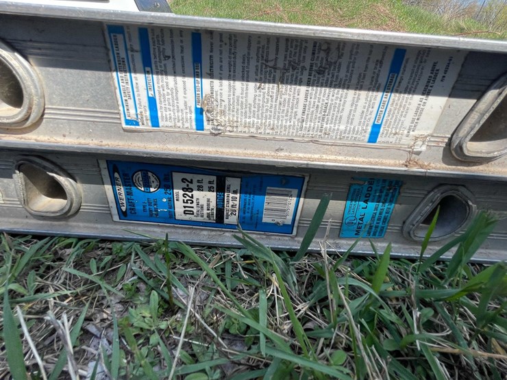 #7436-•-(2)-aluminum-ladders-image-4