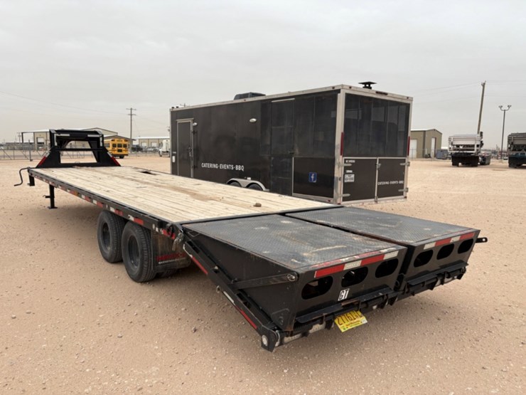 2021-maxxd-32'-x-102"-image-4