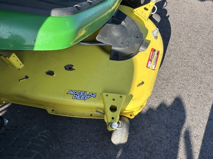 2017-john-deere-x580-image-7