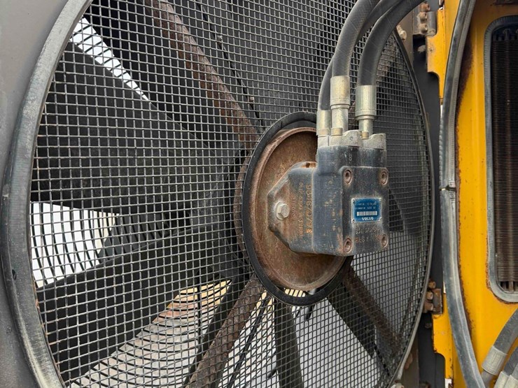 2005-volvo-g710b-image-28