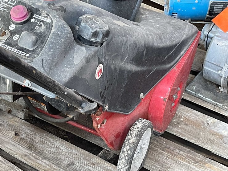 #7412-•-troy-built-snow-blower-image-11