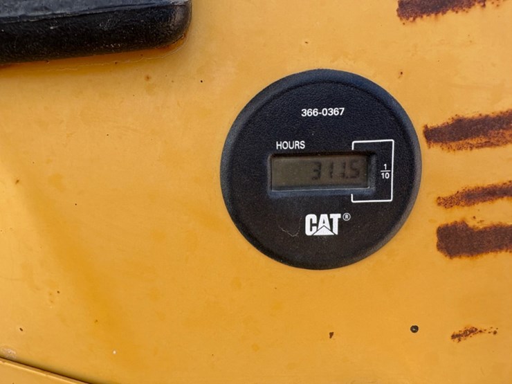 2006-caterpillar-d3g-image-8