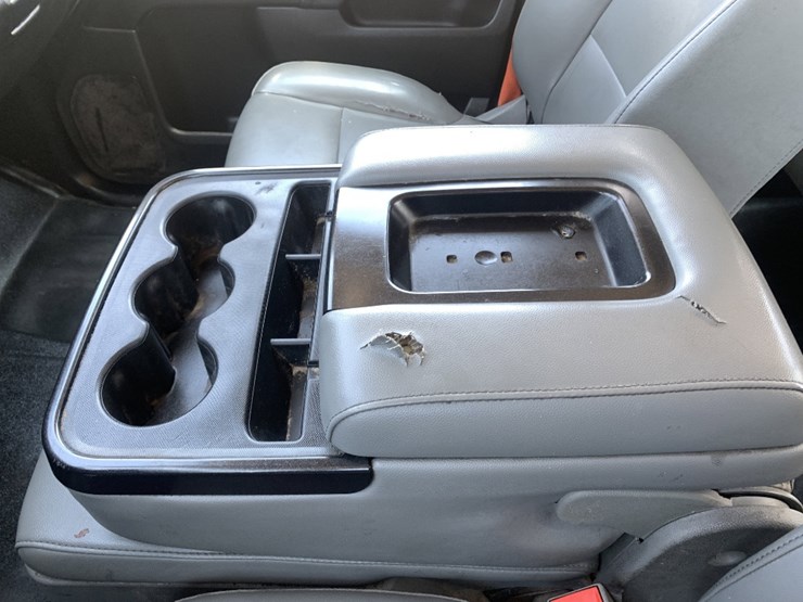 2022-chevrolet-silverado-6500hd-image-12