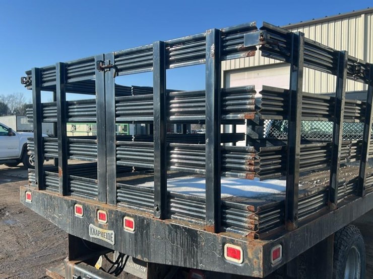 2017-chevrolet-silverado-3500hd-image-30