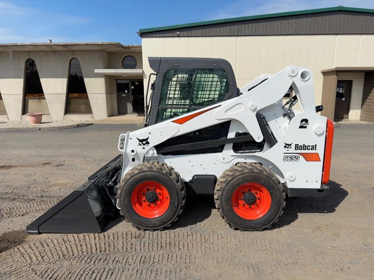 2017-bobcat-s650-image-2