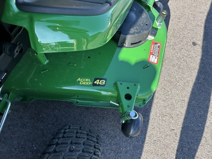 2024-john-deere-x570-image-7