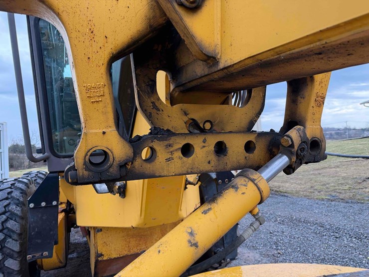 2005-volvo-g710b-image-18