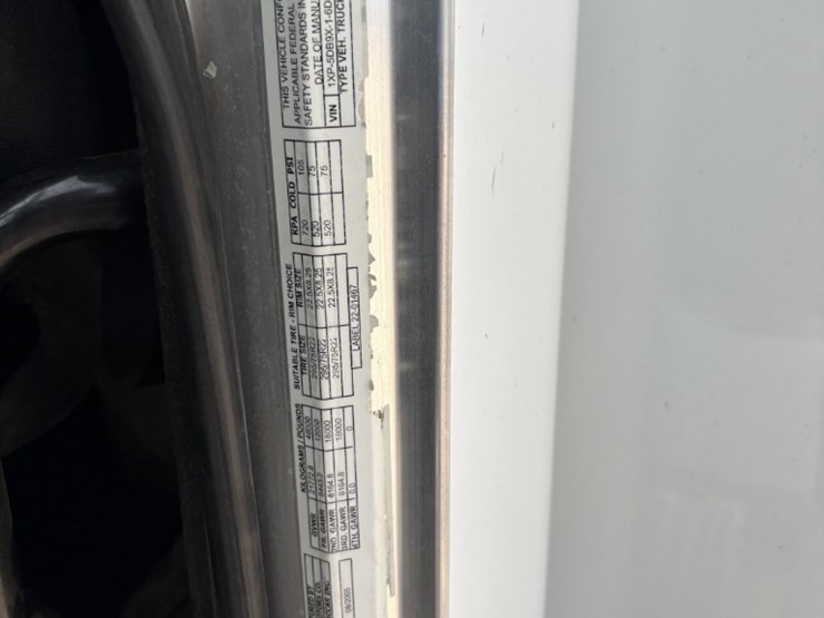 2006-peterbilt-379-image-8