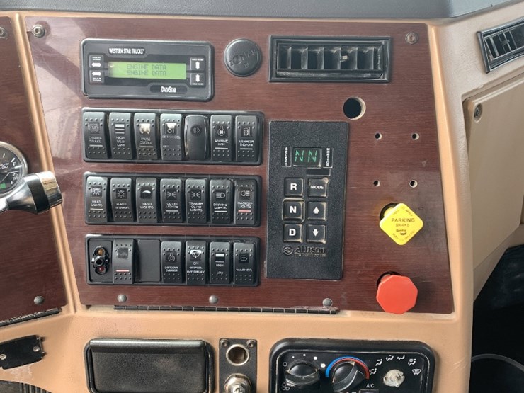 2012-western-star-4900-image-12