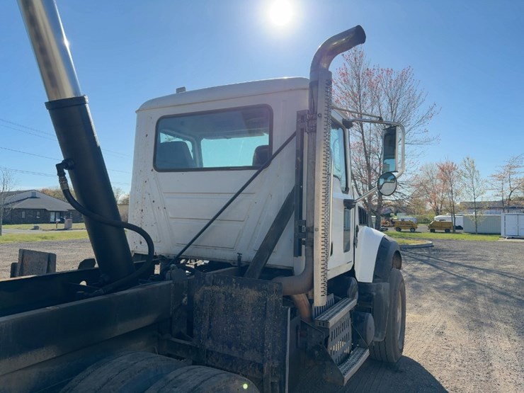 2010-mack-granite-gu713-image-20